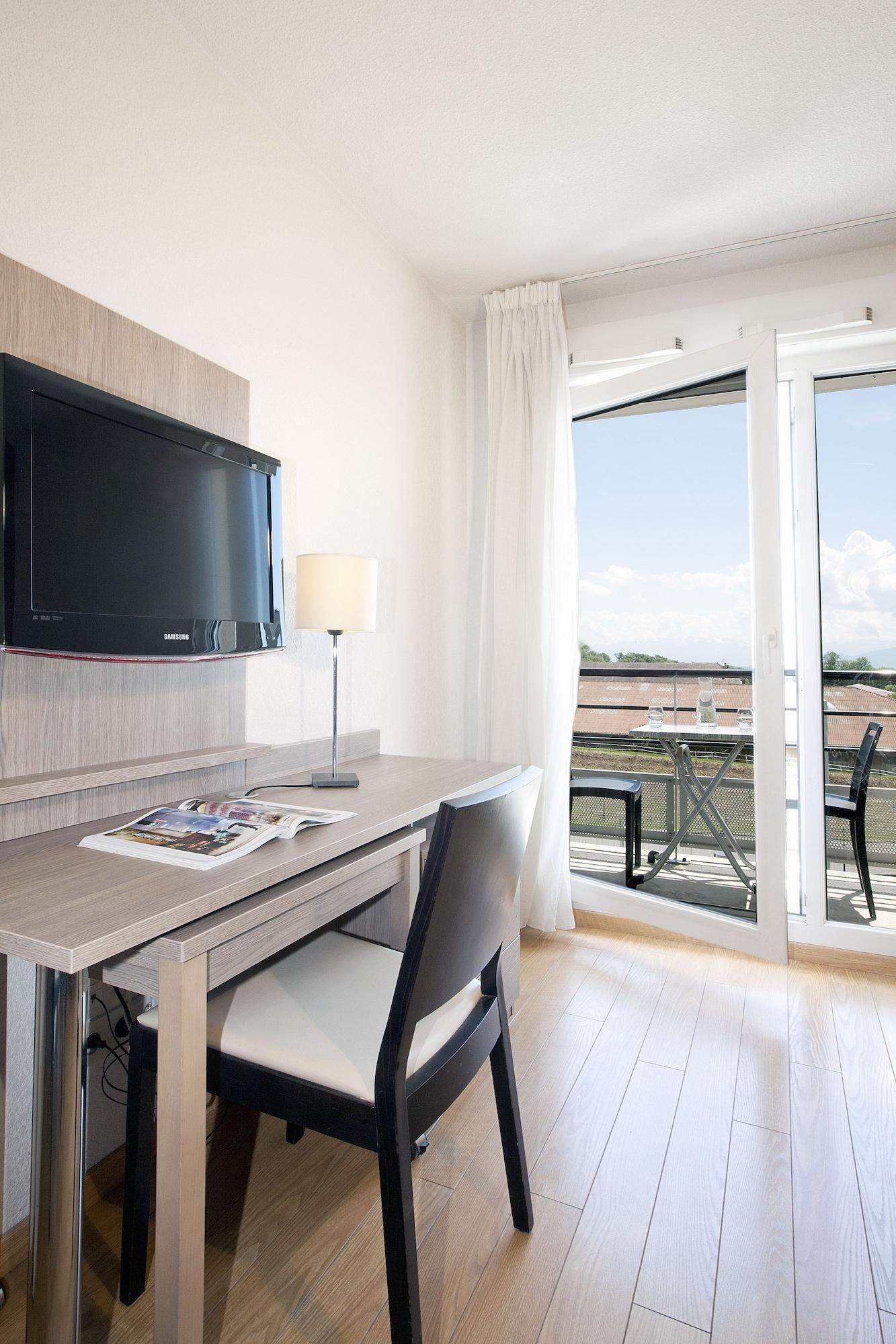 Sejours & Affaires Geneve Gex Les Rives Du Leman Aparthotel Luaran gambar