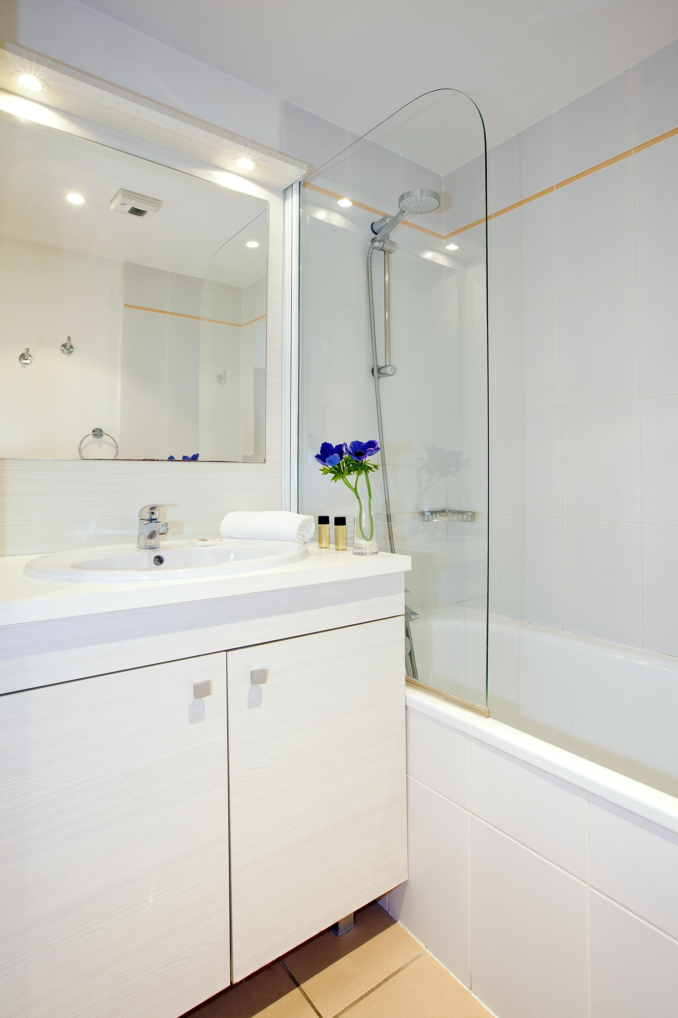 Sejours & Affaires Geneve Gex Les Rives Du Leman Aparthotel Luaran gambar